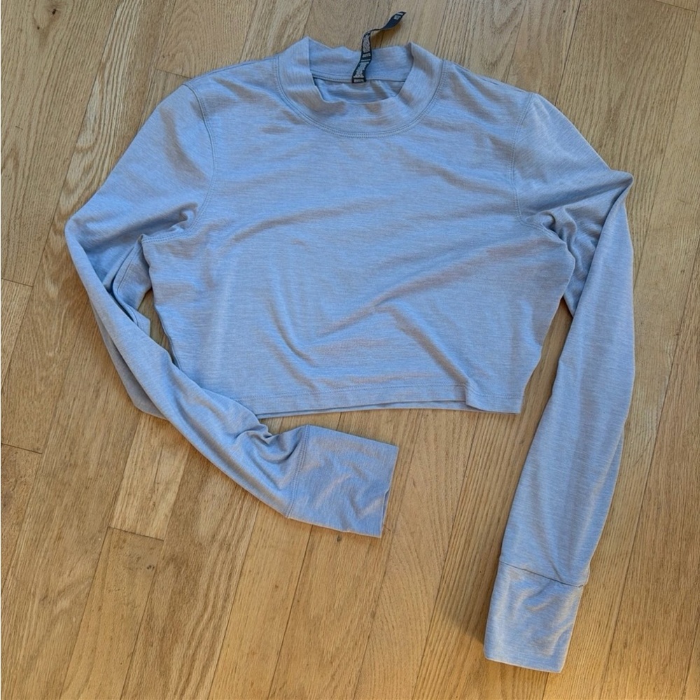 Vuori Lux long sleeve crop top